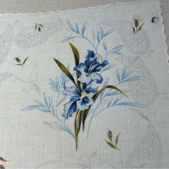 Vintage Floral Handkerchief Set of 3 in Blue and White - Picture 6 of 12
